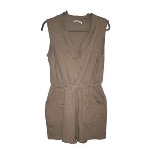 Zenana Romper Sleeveless V-neck Tan Brown Pockets Sz XL Comfy, Preppy, Shorts